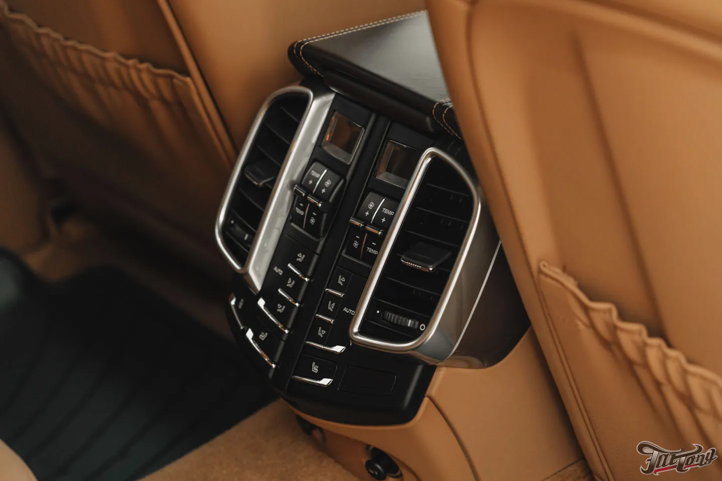 Детейлинг-услуги для Porsche Cayenne. Подготовим автомобиль к сезону?